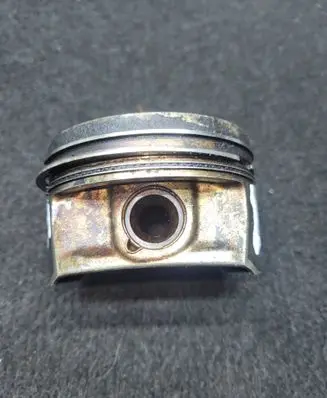 Volkswagen Golf VI Piston 76L92