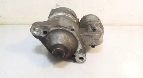 Renault Clio III Starter motor TS8E6