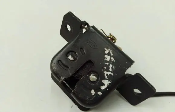 KIA Carens I Tailgate/trunk/boot lock/catch/latch