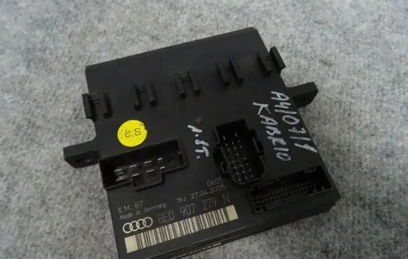 Audi A4 S4 B6 8E 8H Comfort/convenience module 8E0907279N