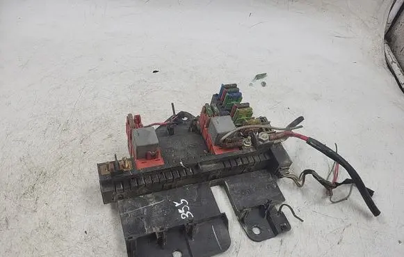 Mercedes-Benz ML W163 Fuse module 