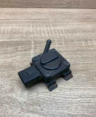 BMW 5 E60 E61 Exhaust gas pressure sensor 7789219