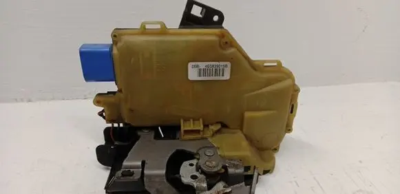 Audi A8 S8 D3 4E Rear door lock 4E0839015B