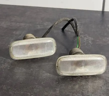 Audi A6 S6 C5 4B Front fender indicator light