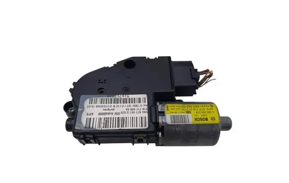 Volkswagen Tiguan Sunroof motor/actuator 8R0959591 0390200074 5N0877041D