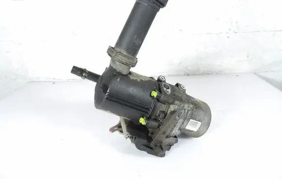 Citroen DS5 Power steering pump 9676772980