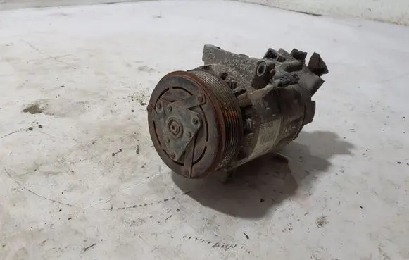 Renault Trafic III (X82) Air conditioning (A/C) compressor (pump) 8200848916