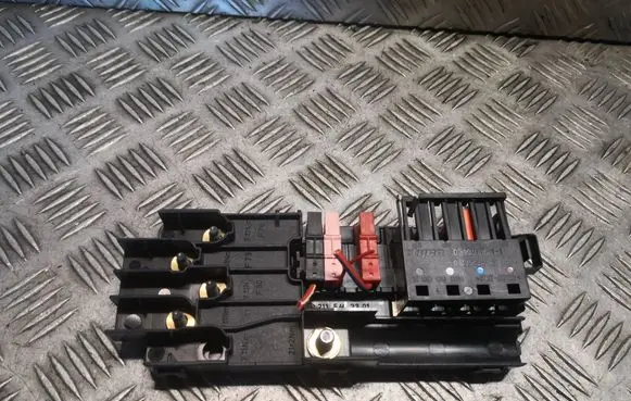 Mercedes-Benz E W211 Fuse box set 2115452301 A2115452301