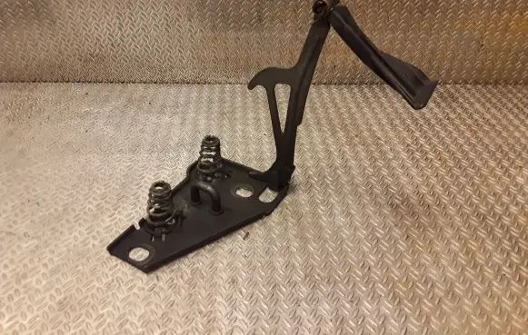Mercedes-Benz ML W163 Engine bonnet (hood) release handle 1638800660 A1638800660