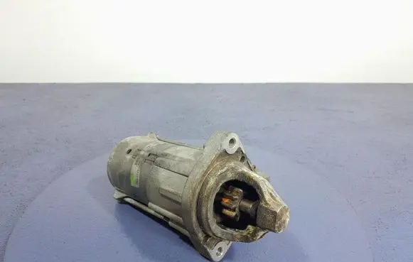 BMW 1 E81 E87 Starter motor 7787354
