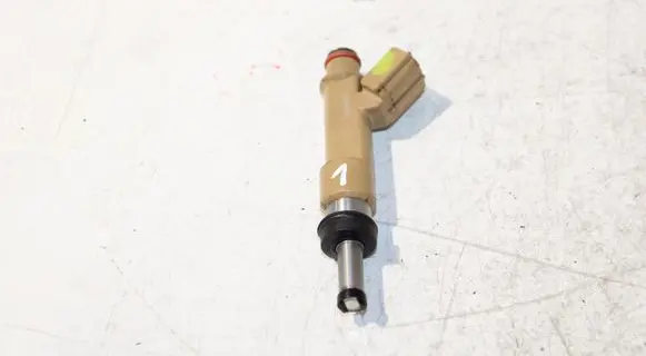 Toyota Auris 150 Fuel injector 232500T030