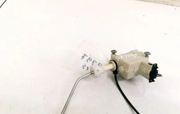 Volkswagen PASSAT B6 Central locking motor 3C0810773