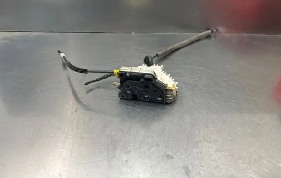 Audi A6 S6 C7 4G Front door lock 8J1837015C