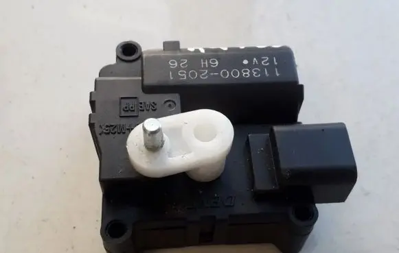Toyota Corolla Verso AR10 Air flap motor/actuator 1138002051 113800-2051