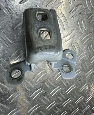 Renault Zoe Front door upper hinge 16999R