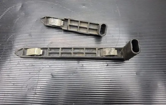 Volvo XC60 Headlight/headlamp mounting bracket 30763154 30763155