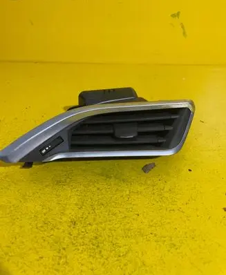 Peugeot 2008 I Dashboard side air vent grill/cover trim RZ5R6P1K3
