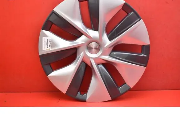Tesla Model Y R17 wheel hub/cap/trim 104423500C