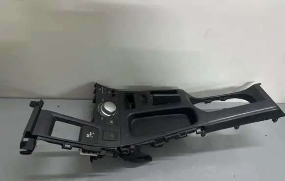 Lexus CT 200H Center console 5882576010