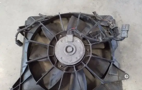 Honda FR-V Radiator cooling fan shroud 1680009670