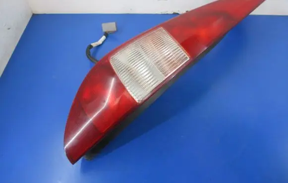 Ford Mondeo Mk III Rear/tail lights 1S71-13405-C