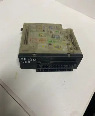 Ford Escort Fuse module 93AG14A073AA