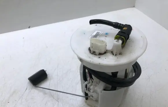 Mazda 3 III In-tank fuel pump PE201335X
