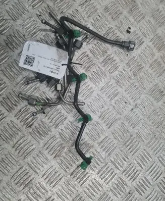 Volvo V40 Fuel line pipe 