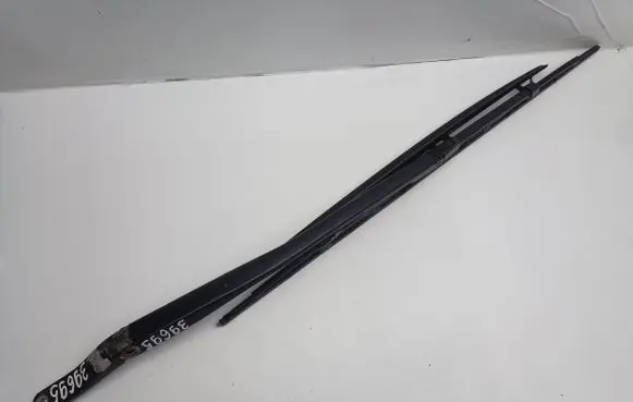 Peugeot 607 Front wiper blade arm