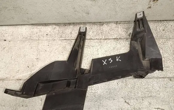 BMW X3 E83 Headlight/headlamp mounting bracket 1301073024