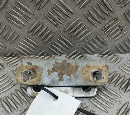 Mitsubishi L200 Tailgate/trunk/boot hinge MN136381