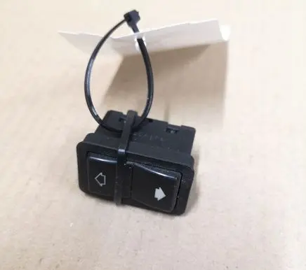BMW 5 E39 Electric window control switch 8368974