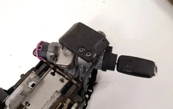 Volkswagen PASSAT B5.5 Ignition lock 4b0905851g