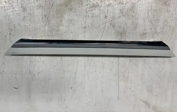 Lexus RX 450H Trunk door license plate light bar 7681102E60