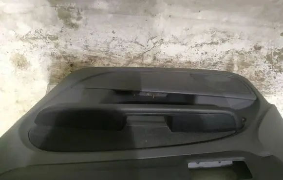 Ford Focus Front door card panel trim 