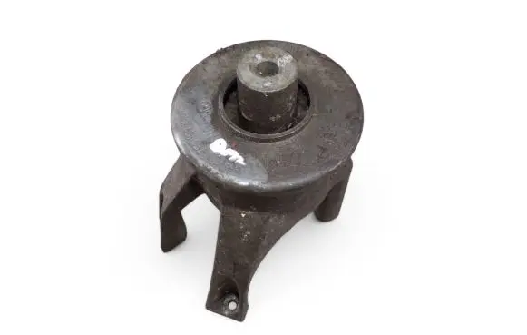 Volkswagen Transporter - Caravelle T4 Engine mount bracket 7E0199849