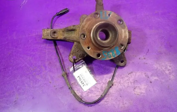 Renault Kangoo II Front wheel hub spindle knuckle