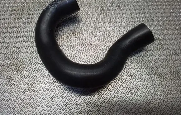 Volkswagen Crafter Engine coolant pipe/hose 076121063E