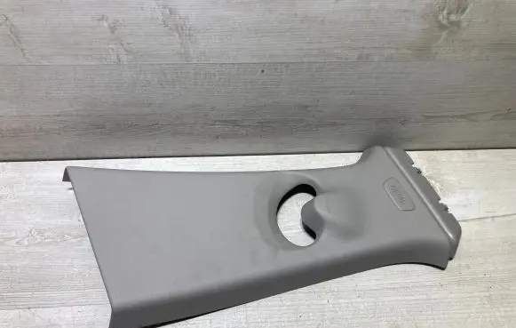 BMW X1 F48 F49 (B) pillar trim (top) 7332816
