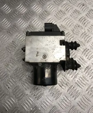 Volkswagen PASSAT B6 ABS Pump 0470506033 16705905 16705705F