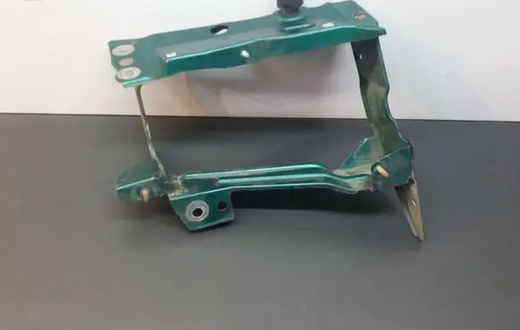 Alfa Romeo 145 - 146 Headlight/headlamp mounting bracket