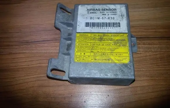 Mazda 323 Airbag control unit/module bc1m57k30 12192601
