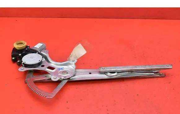 Toyota Corolla Verso E121 Front door window regulator with motor 698100F010