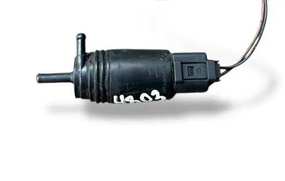 Land Rover Range Rover L322 Windscreen/windshield washer pump 8377612 67128377612