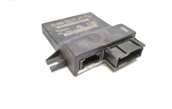 Volkswagen Golf Sportsvan Gateway control module 4E0907468B 4E0910468