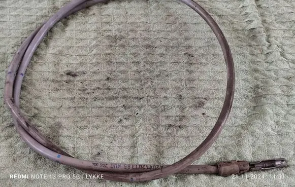 Mercedes-Benz C AMG W204 Handbrake/parking brake wiring cable A2044201385