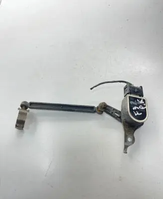 BMW 4 F32 F33 Headlight/headlamp level sensor 6860843 25216010