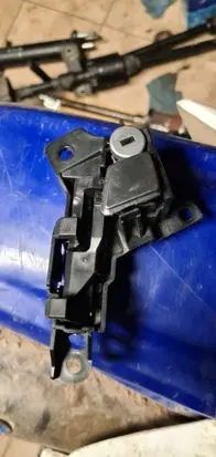 BMW 5 F10 F11 Glove box lock 1600086