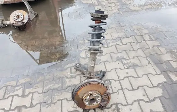 Skoda Superb B6 (3T) Front wheel hub spindle knuckle