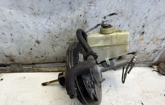 BMW 3 E46 Brake booster 6755278